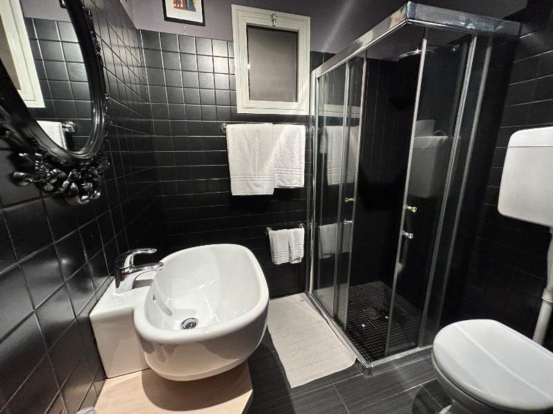 Superior Triple Room image 2