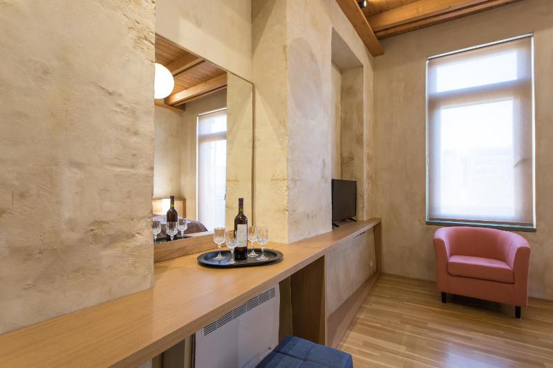 Junior Suite with Balcony image 2