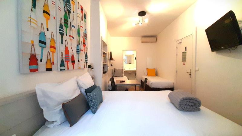 Standard Family Room image 1