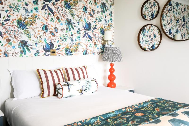 Cozy Double Room image 4
