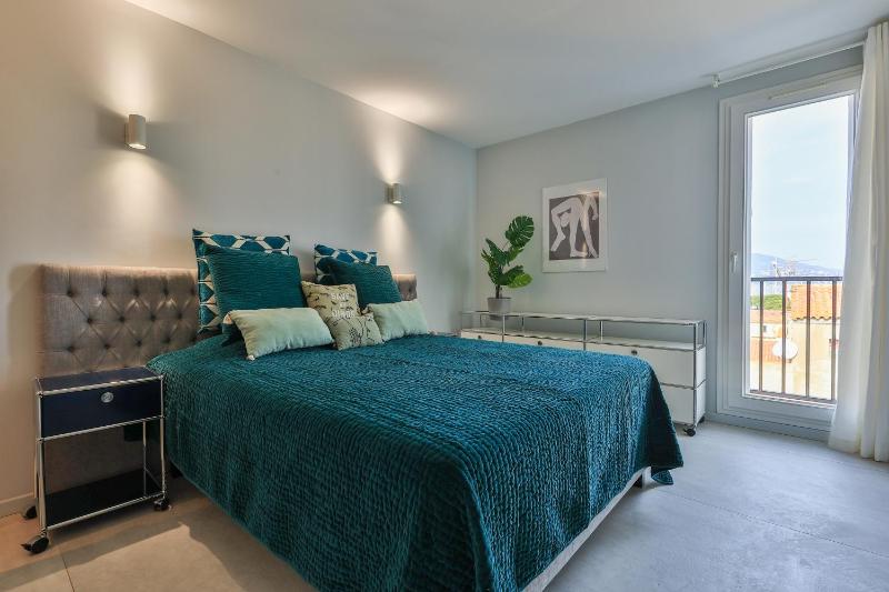 FRIDA - Saint-Tropez - 3 Bedrooms Sea View Apartment - 2 mins Walk to Port - image 24