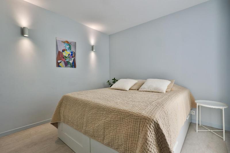 FRIDA - Saint-Tropez - 3 Bedrooms Sea View Apartment - 2 mins Walk to Port - image 9