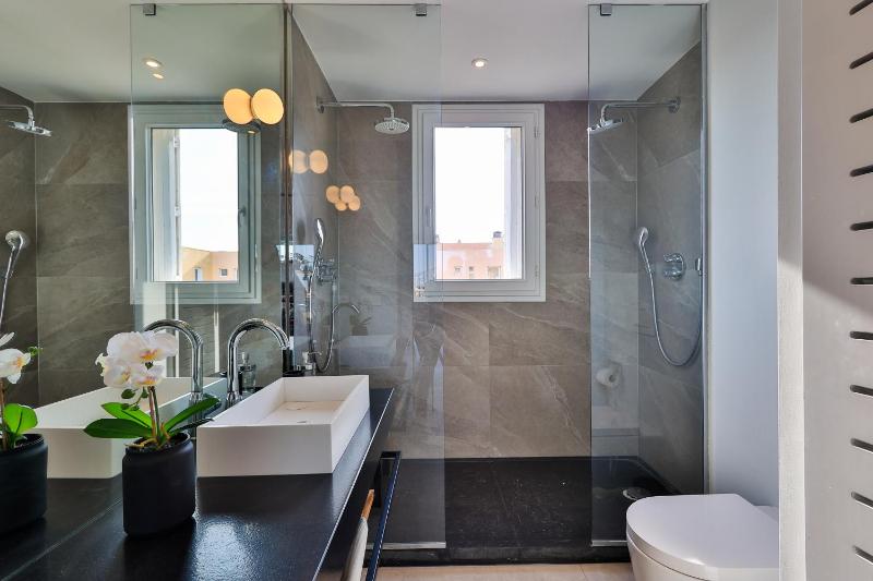 FRIDA - Saint-Tropez - 3 Bedrooms Sea View Apartment - 2 mins Walk to Port - image 30