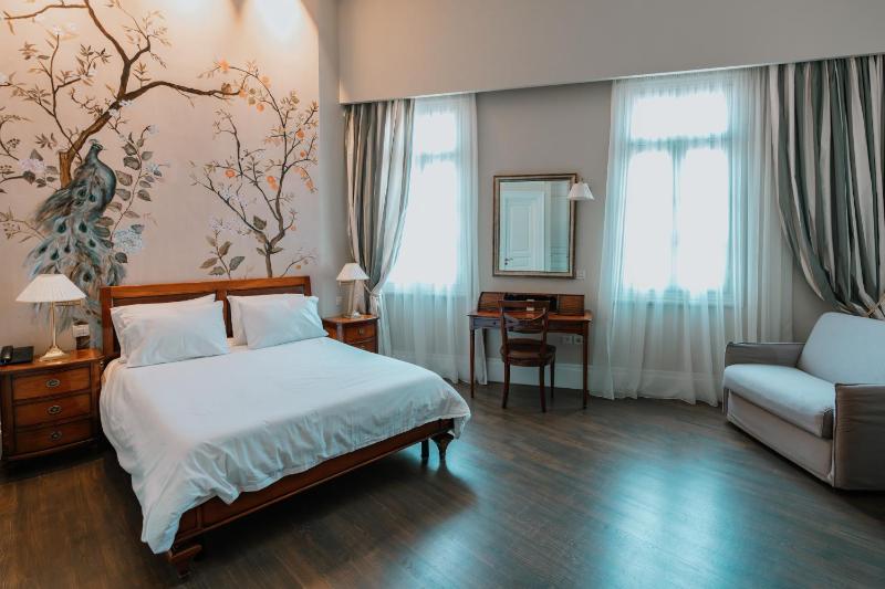 Standard Double Room image 2