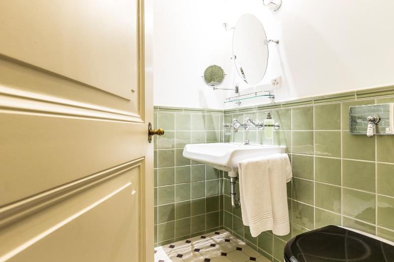Elegant Suite image 2