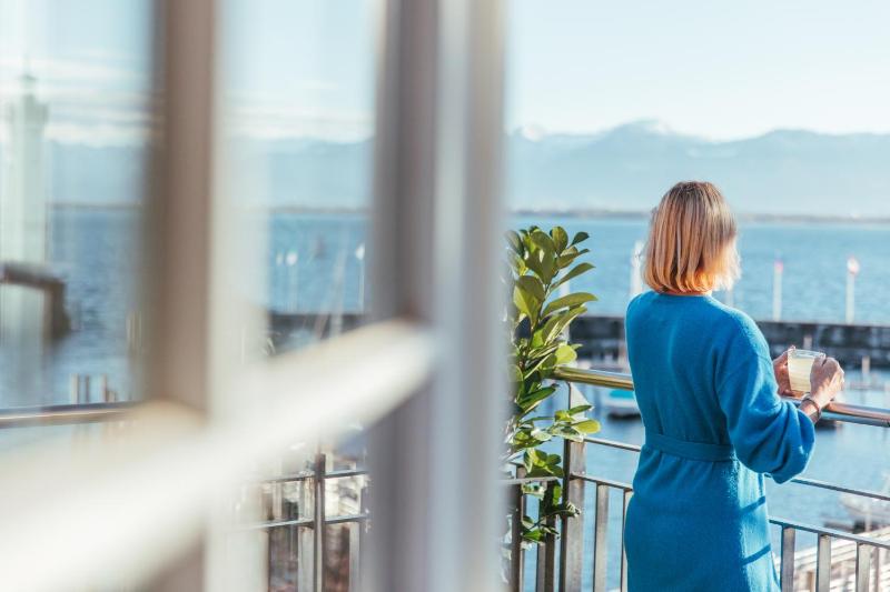 Junior Suite with Terrace and Lakeview image 1