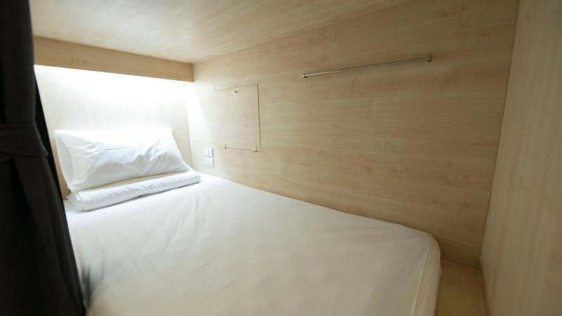 Bed in 4-Bed Mixed Dormitory Room with Shared Bathroom ( A) image 4