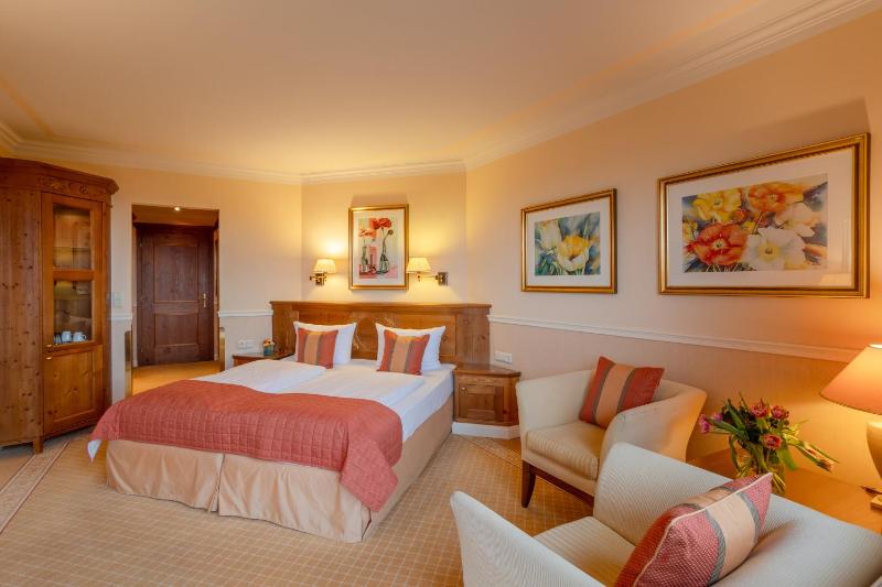 Superior Double Room image 3