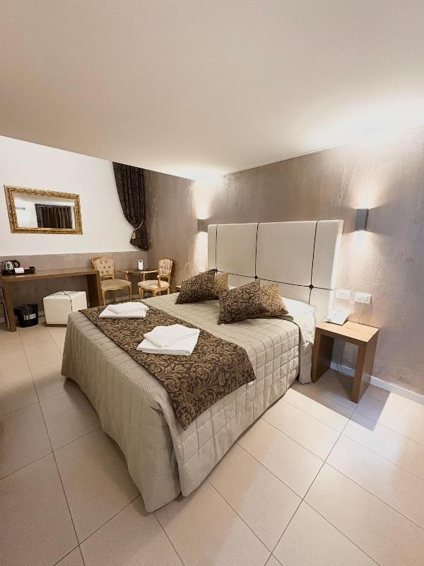 Quadruple Room (4 Adults) - Split Level image 1