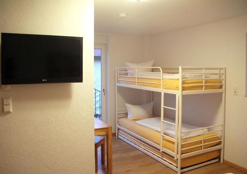 Family Room (4 - 5 Adults) image 3