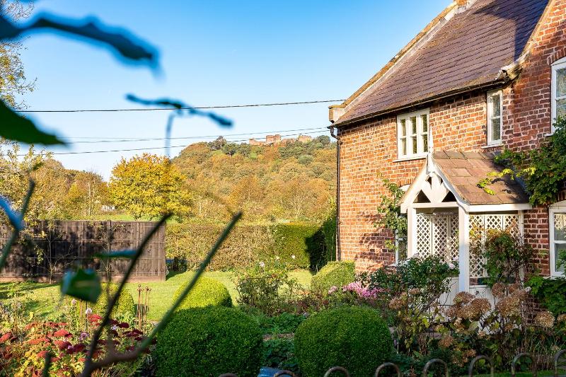 Wheelwrights Cottage - image 7