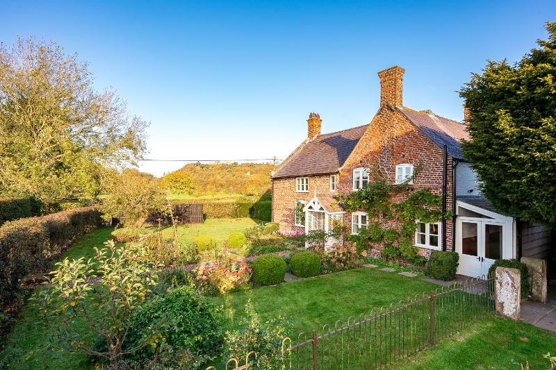 Wheelwrights Cottage - image 13
