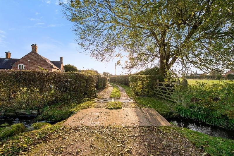 Wheelwrights Cottage - image 22
