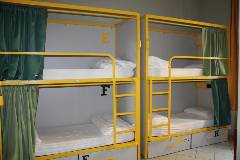 Bed in 8-Bed Dormitory Room image 3