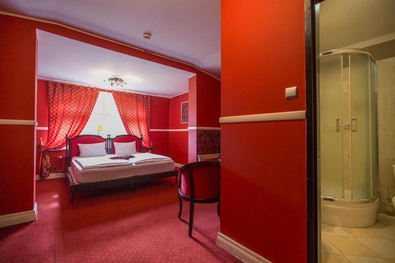 Budget Twin Room image 4