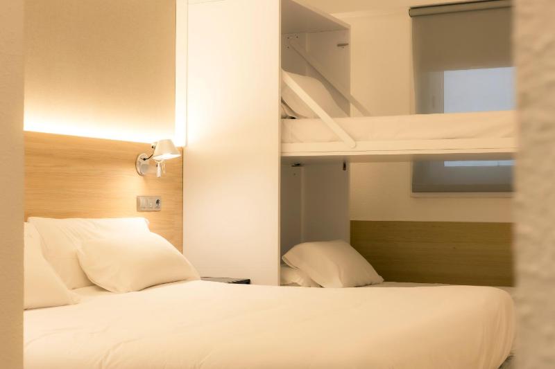 Triple Room image 3