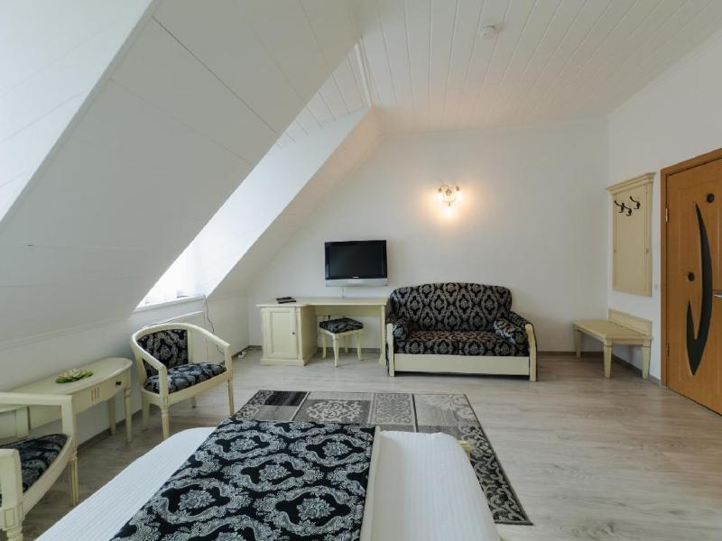 Double Room image 3