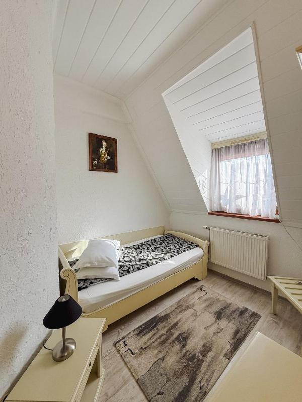 Single Room image 4