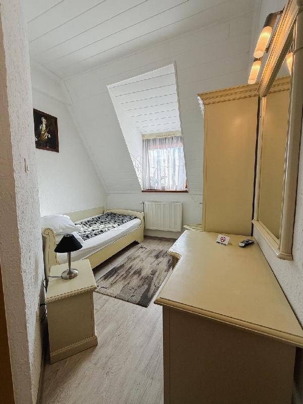 Single Room image 2