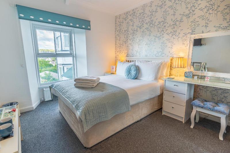 Standard Double or Twin Room image 1
