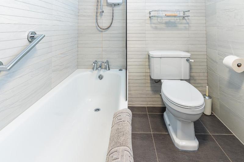 Double or Twin Room with Sea View image 3