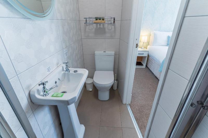 Single Room image 3