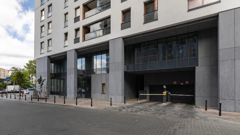 Prestigious & Classy Apartment Next To The Metro Station by Noclegi Renters - image 6