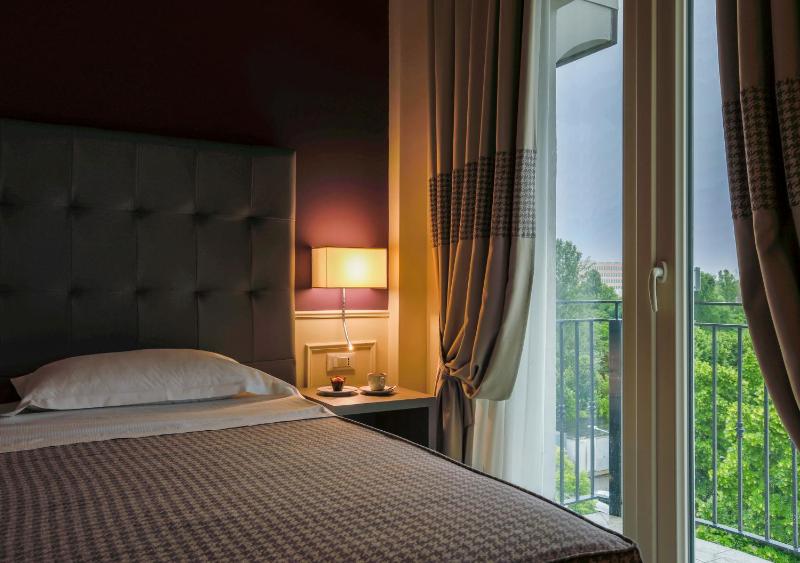 Savoia Hotel Regency - image 8