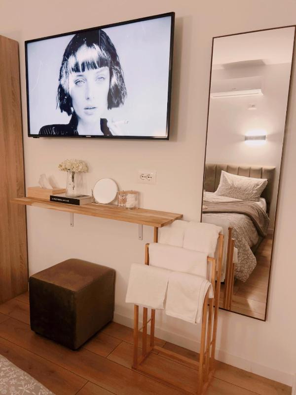 Bllok Scandi Apartments 2 Self -check-in Tirana - image 3