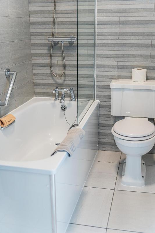 Deluxe Double or Twin Room with Sea View image 4