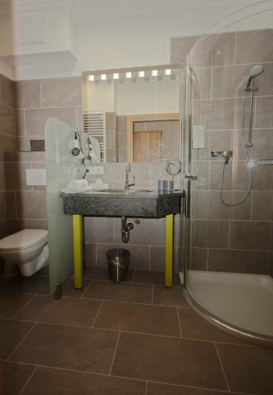 Single Room image 4
