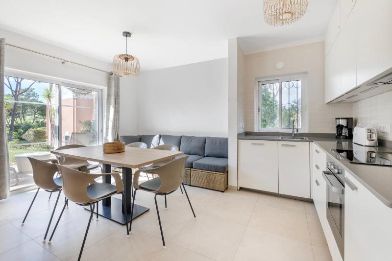 Standard Three-Bedroom Apartment image 2