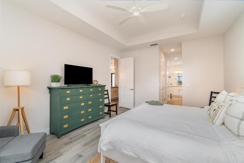 Luxurious 4BR3BA at Waterfront Villa Blue Lagoon - image 22