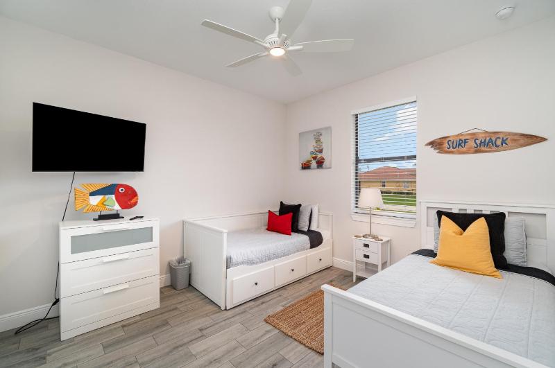 Luxurious 4BR3BA at Waterfront Villa Blue Lagoon - image 16