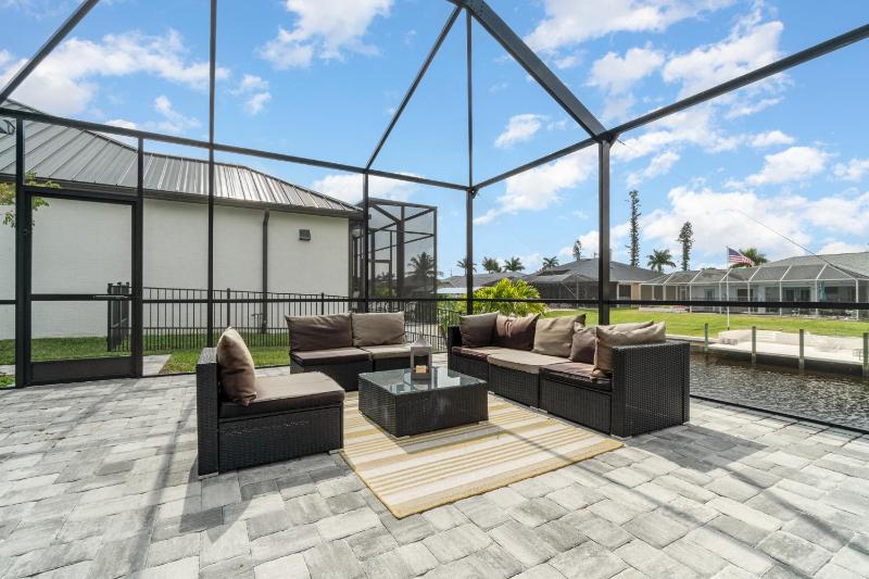Luxurious 4BR3BA at Waterfront Villa Blue Lagoon - image 7