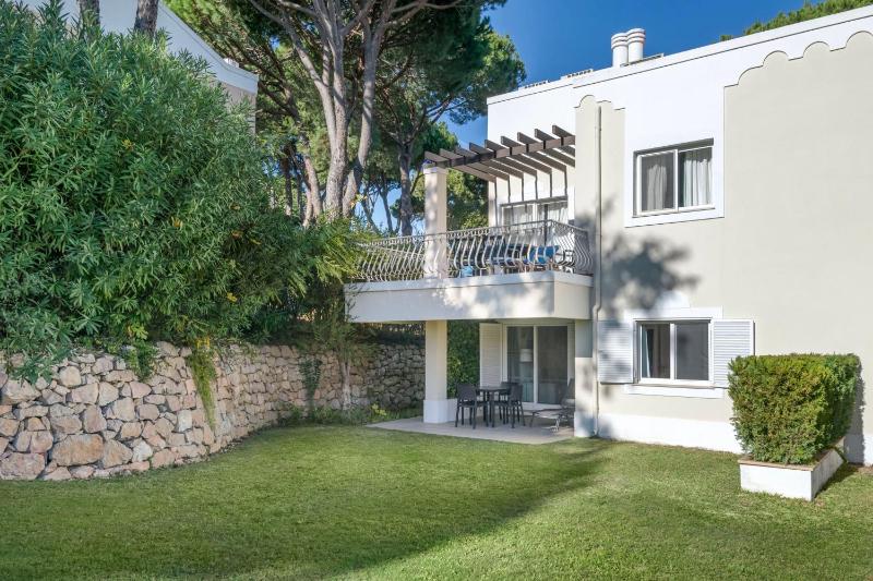 Standard One-Bedroom Apartment image 3