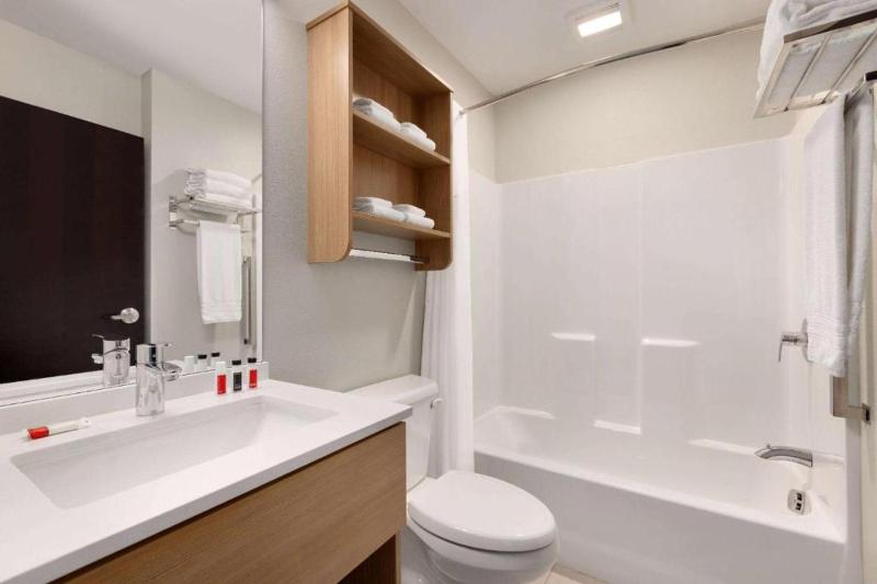 King Room - Non-Smoking image 1