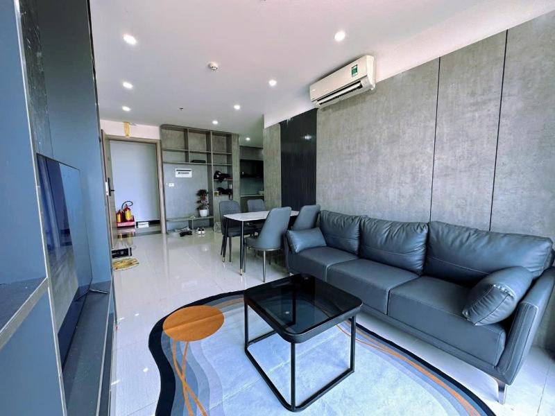Hue Oi Homestay - Spacious 2-Bedroom Apartment with Balcony and Pool - image 13