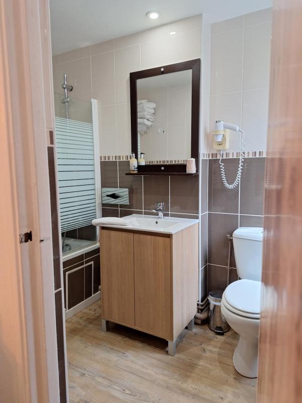 Superior Triple Room image 2