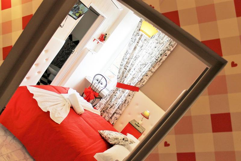 Economy Double Room image 4