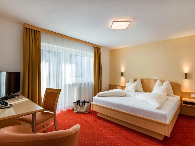 Double Room image 4