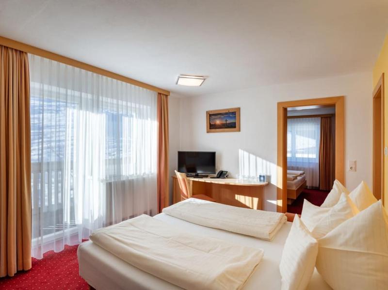 Junior Suite image 3