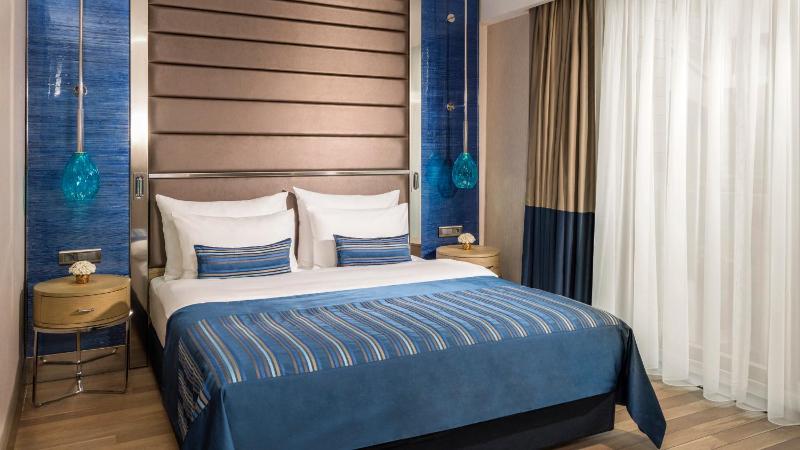 Junior Suite image 1