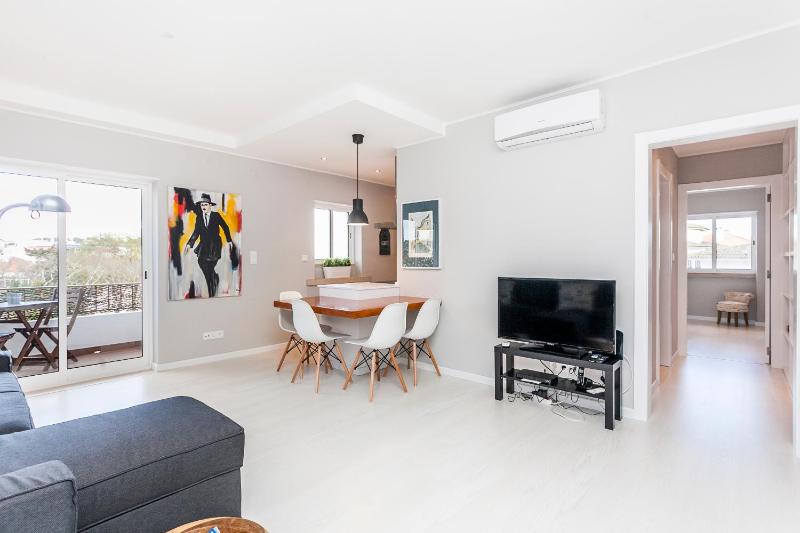 Bright Visconde Apartment - image 19