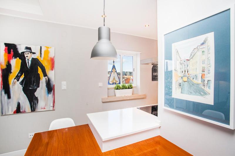 Bright Visconde Apartment - image 30