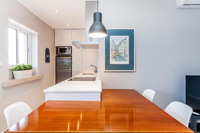 Bright Visconde Apartment - image 42