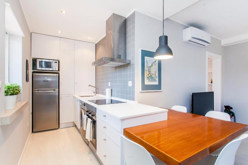 Bright Visconde Apartment - image 32