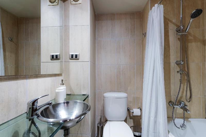 Diego de Velasquez Apartments by Mr BnB - image 5