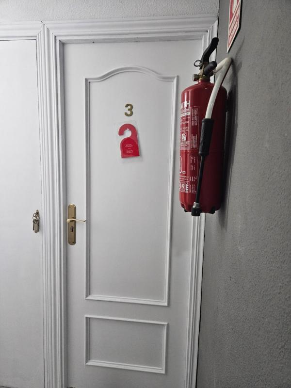 Double or Twin Room with Balcony image 4