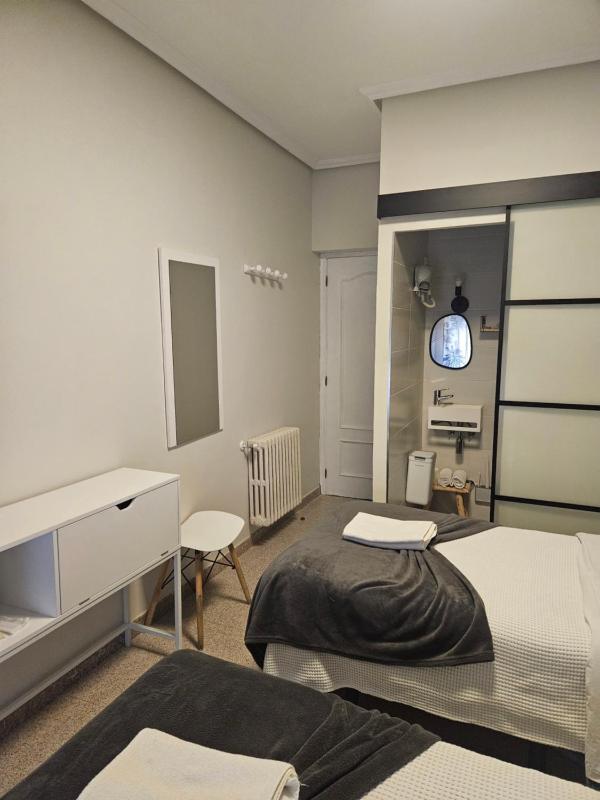 Double or Twin Room with Balcony image 3